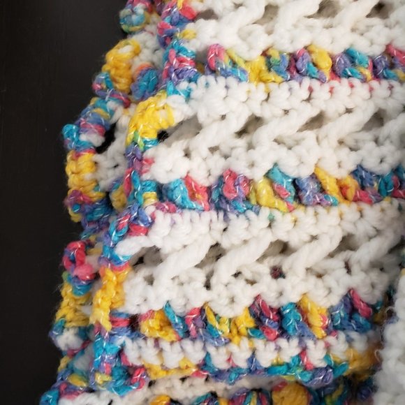 Crocheted blanket - Picture 3 of 6